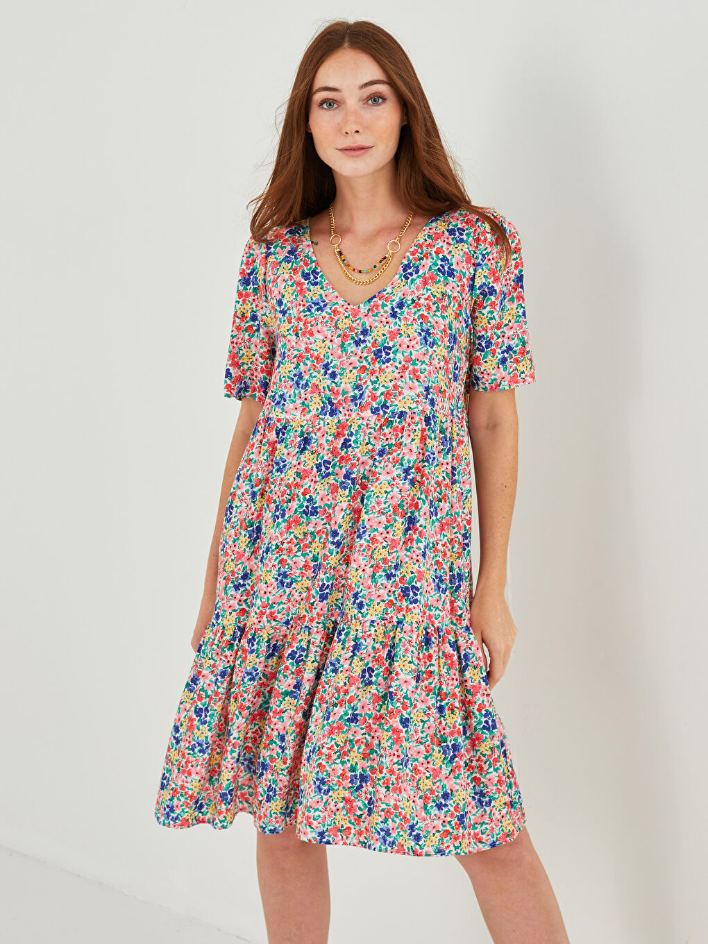 Pembe V Yaka Kısa Kollu Çiçekli Viskon Kadın Elbise-3