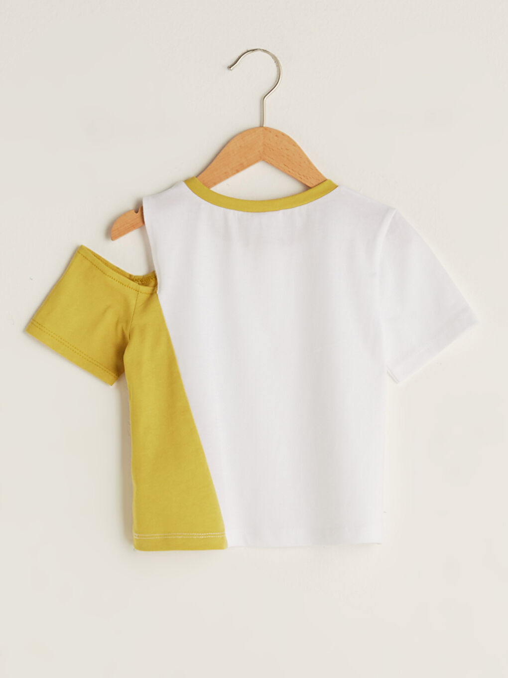 تيشيرت بنات قطن كم قصير بياقة دائرية وطبعة وتفاصيل على الكتف-1