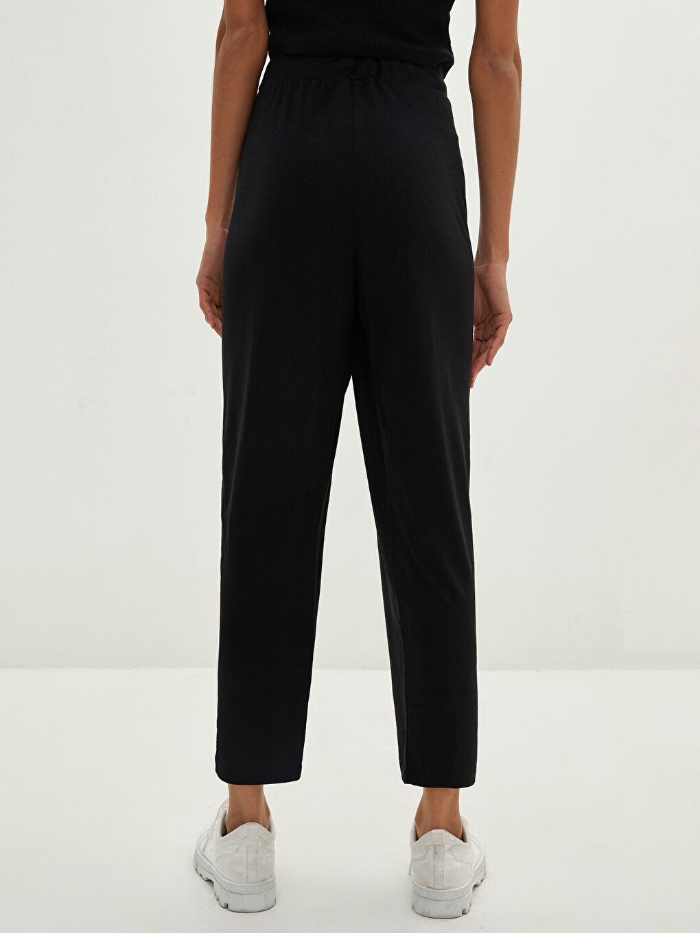 Elastic Waist Regular Pocket Detailed Women's Sweatpants-3