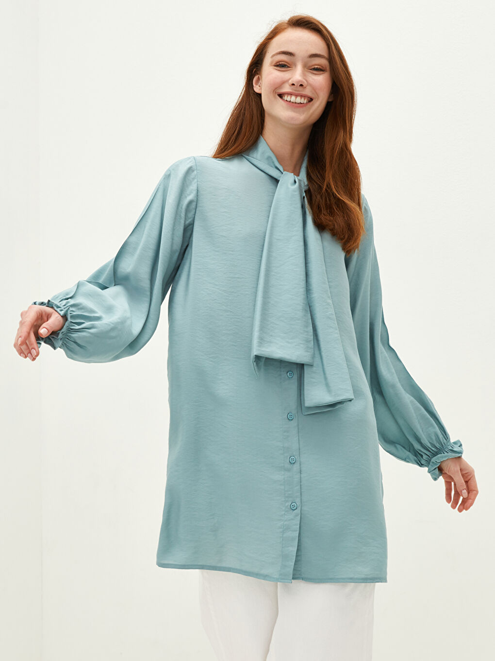 Mavi Bağlamalı Yaka Düz Uzun Kollu Kadın Tunik