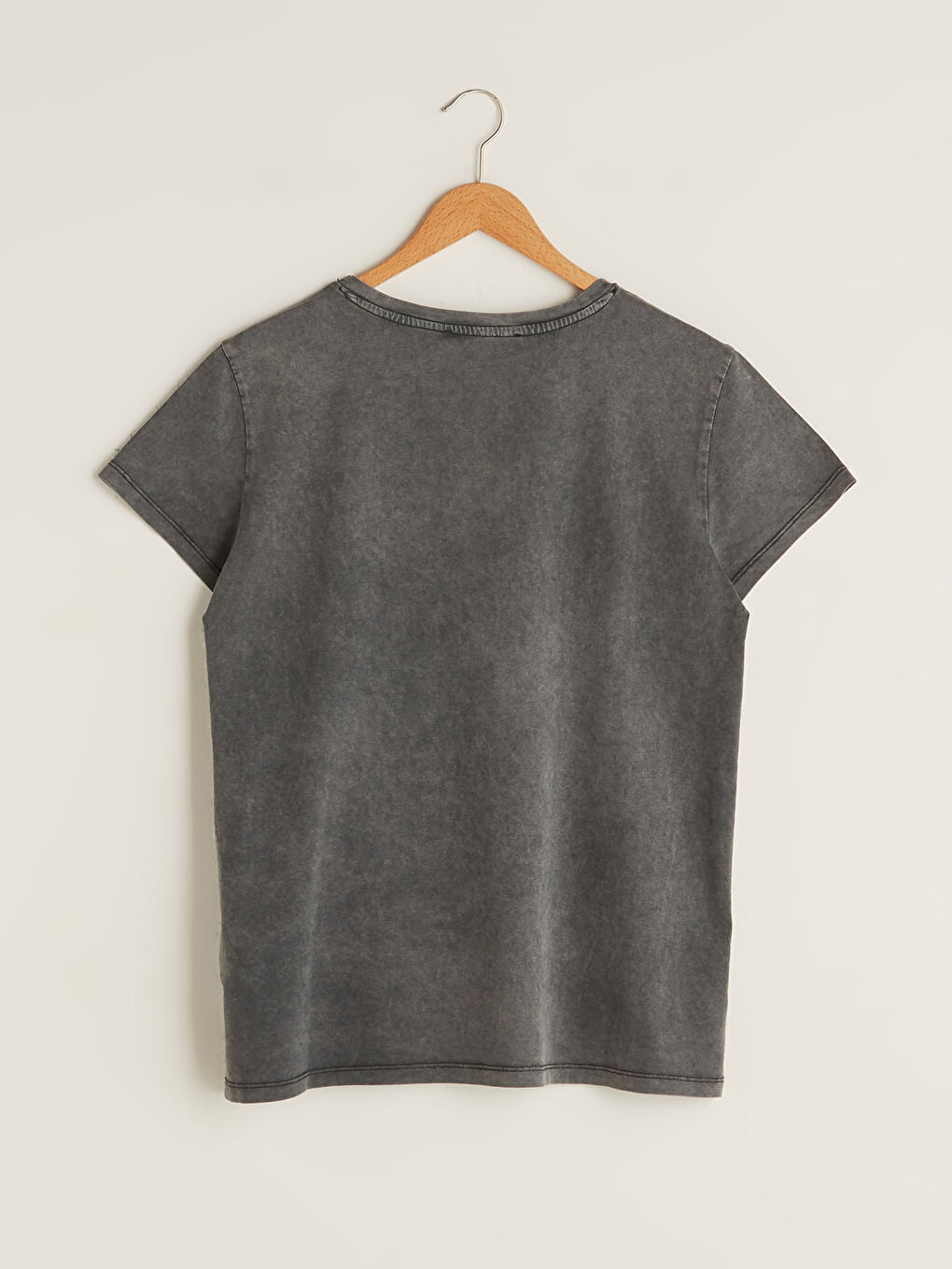 Siyah Bisiklet Yaka Baskılı Kısa Kollu Kadın Tişört-6