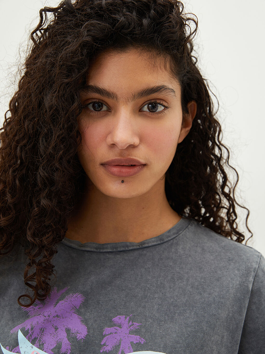 Siyah Bisiklet Yaka Baskılı Kısa Kollu Kadın Tişört-2