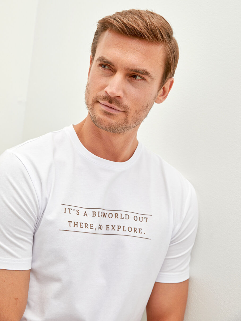 Beyaz Bisiklet Yaka Kısa Kollu Baskılı Penye Erkek Tişört
