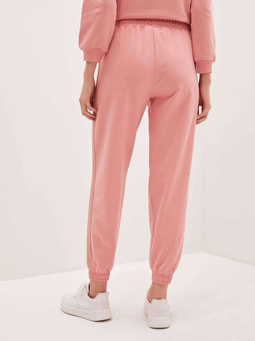 Pembe Beli Lastikli Şerit Detaylı Eşofman Altı-2