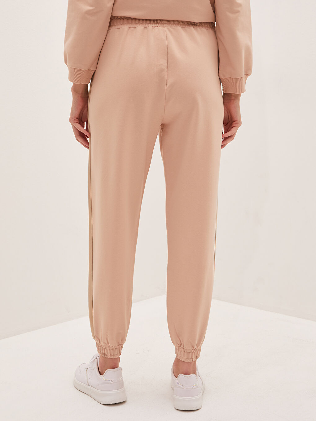 Bej Beli Lastikli Şerit Detaylı Eşofman Altı-2