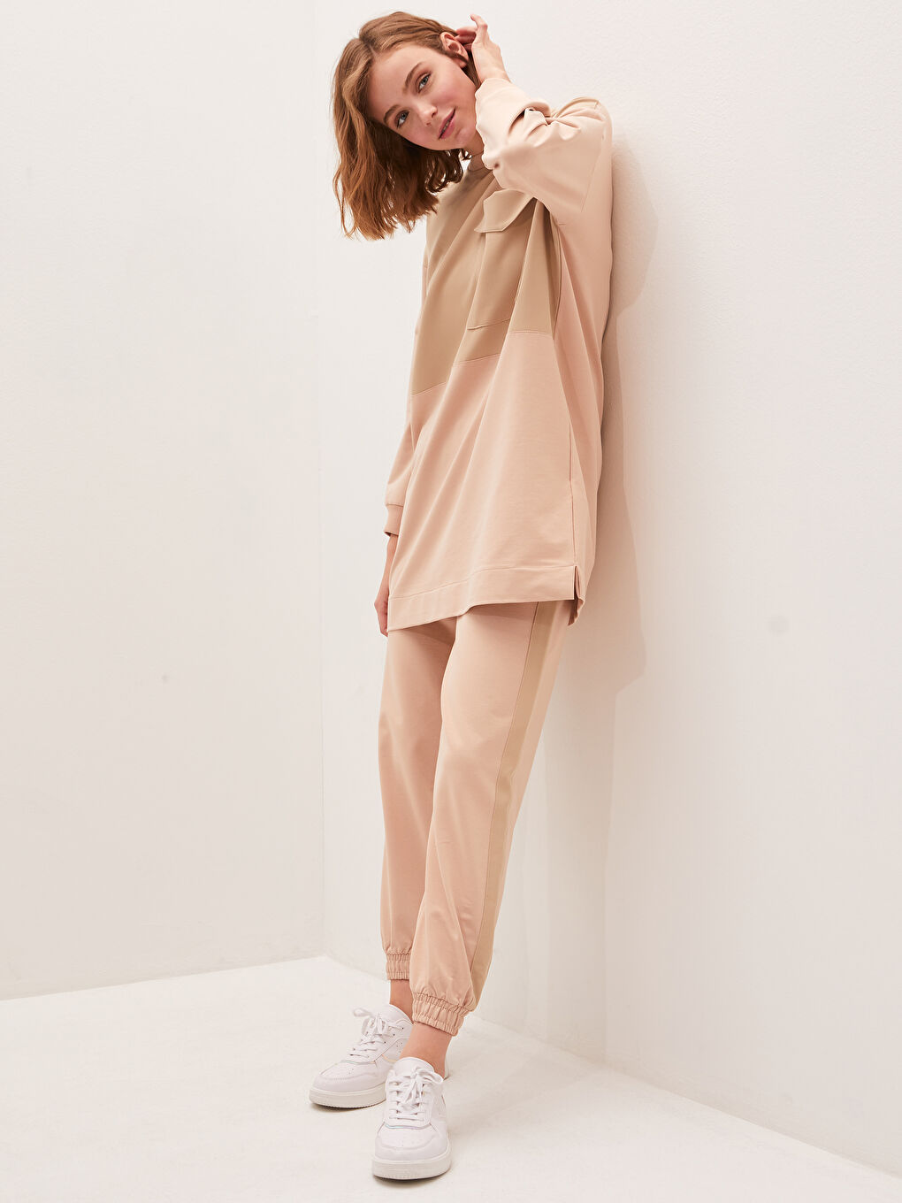 Bej Beli Lastikli Şerit Detaylı Eşofman Altı