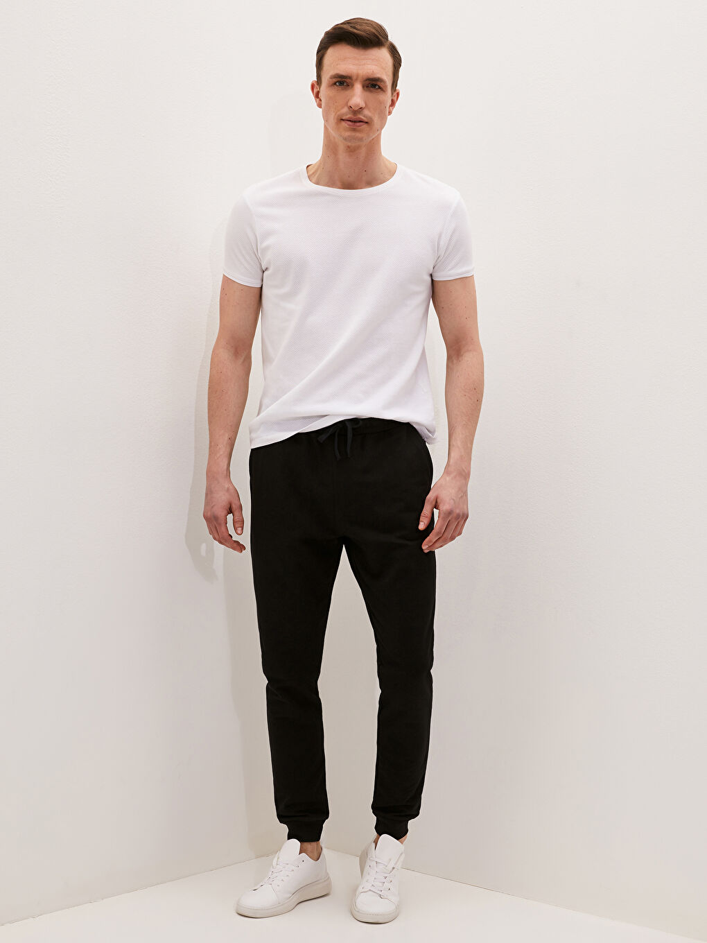 Siyah Standart Kalıp Erkek Jogger Eşofman Altı