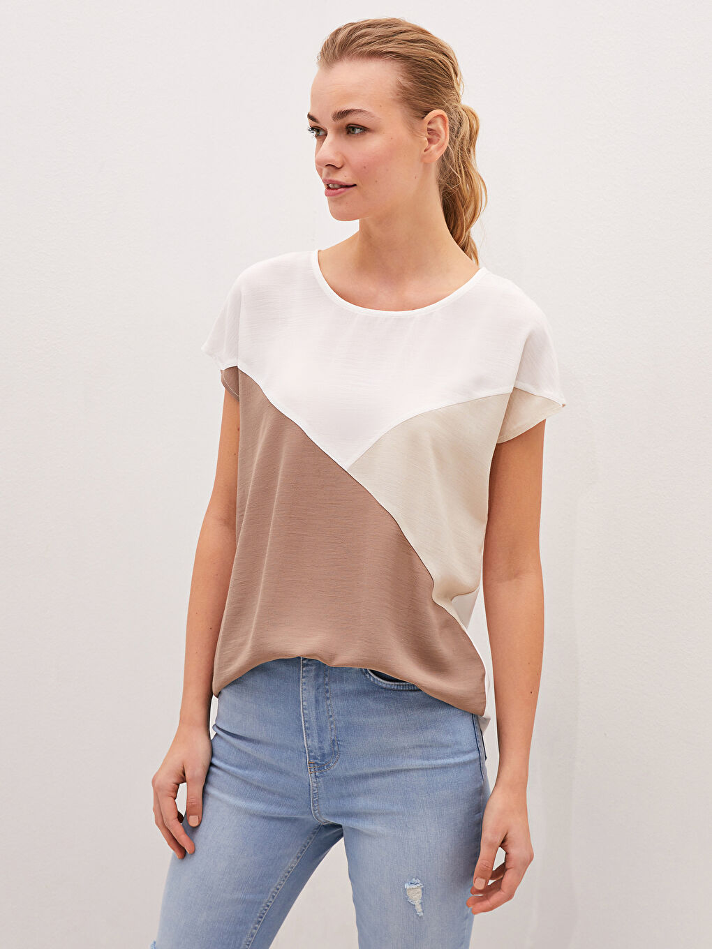 Kahverengi Bisiklet Yaka Renk Bloklu Kısa Kollu Kadın Tişört-2