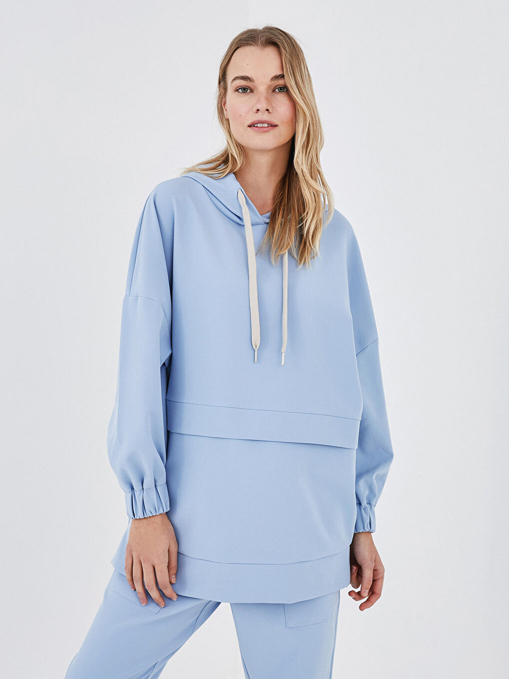 Mavi Kapüşon Yaka Düz Uzun Kollu Kadın Tunik-1