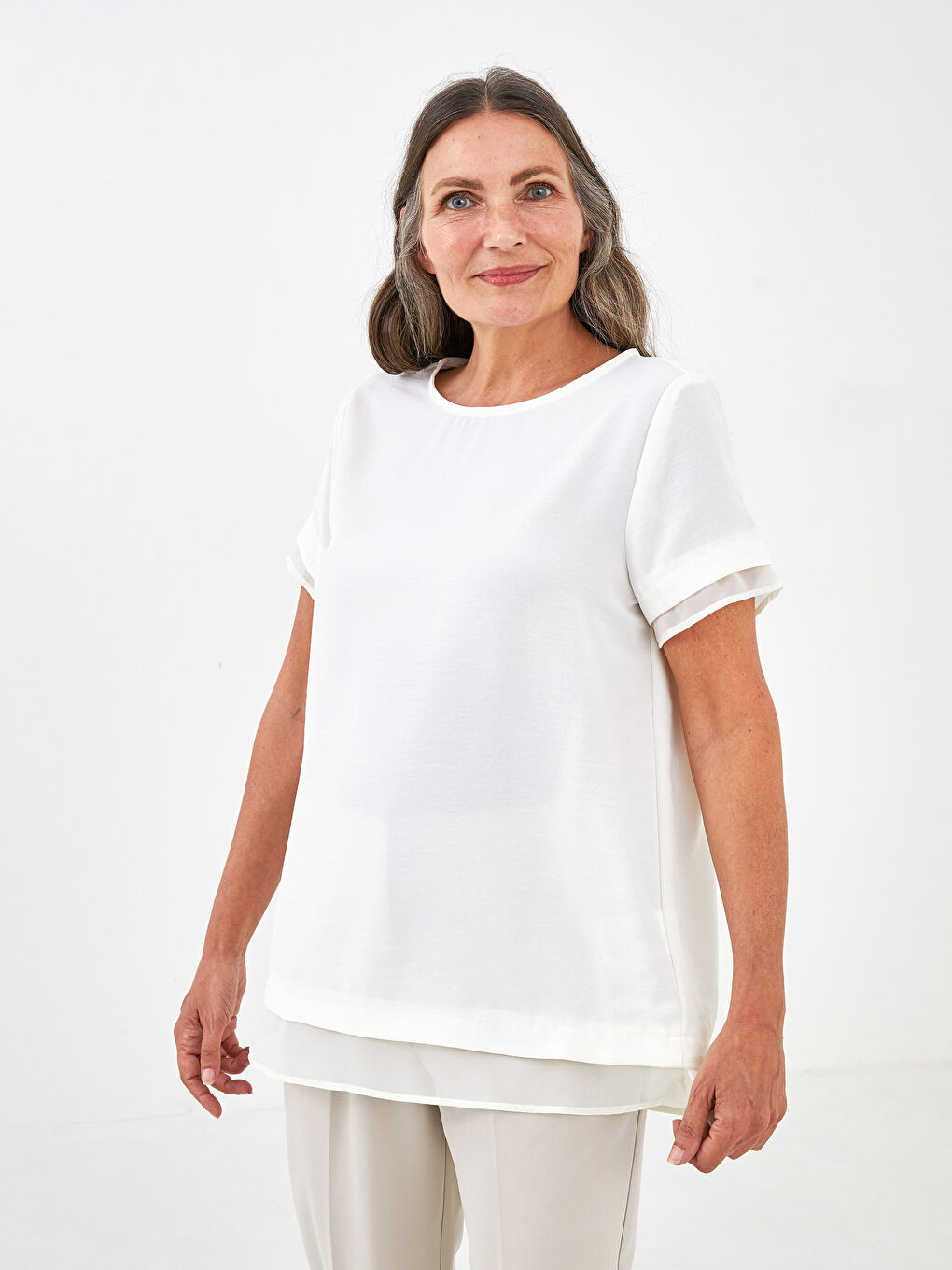 Blouse en Tissu de Soie Médina à Col Rond Droite à Manches Courtes pour Femmes-1