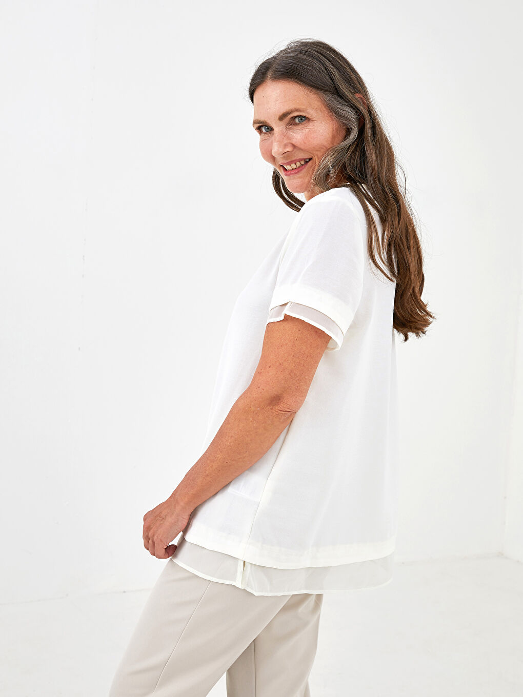 Blouse en Tissu de Soie Médina à Col Rond Droite à Manches Courtes pour Femmes-2