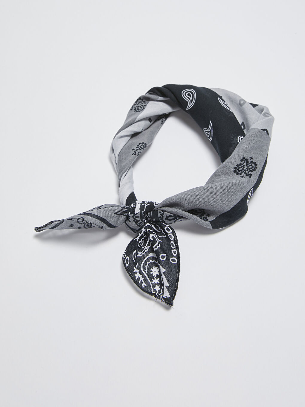 Siyah Desenli Erkek Bandana