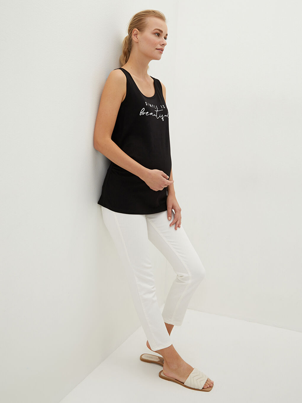 Siyah Bisiklet Yaka Baskılı A Kesim Pamuklu Kadın Atlet-3