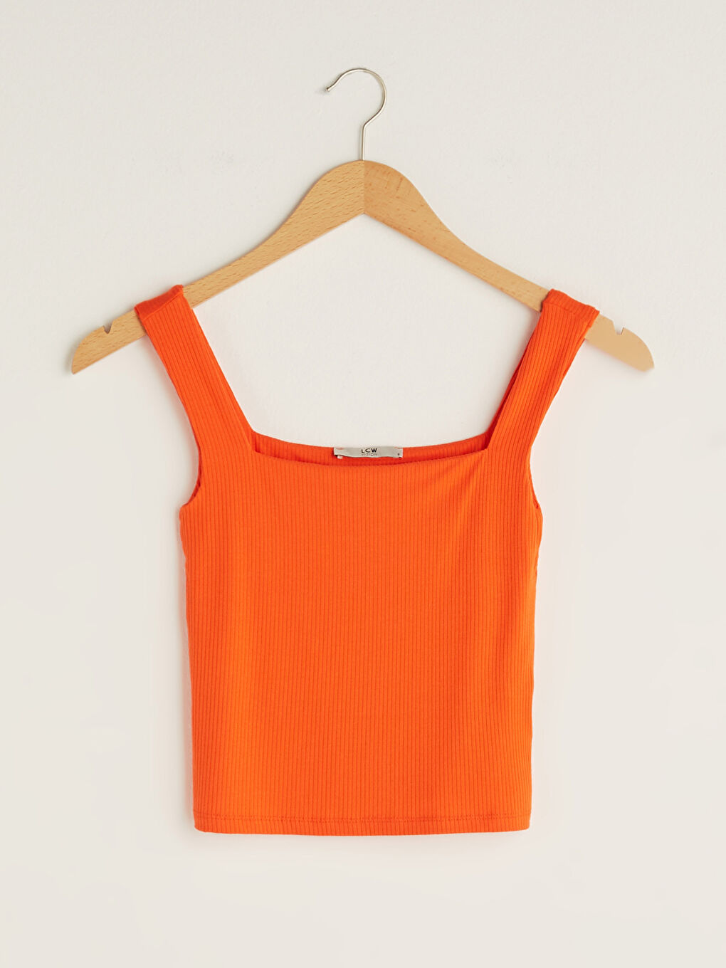 Square Neck Strap Straight Crop Female Athlete-5