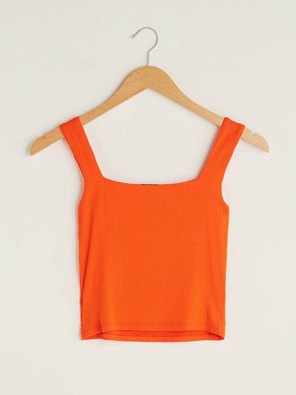 Square Neck Strap Straight Crop Female Athlete-6