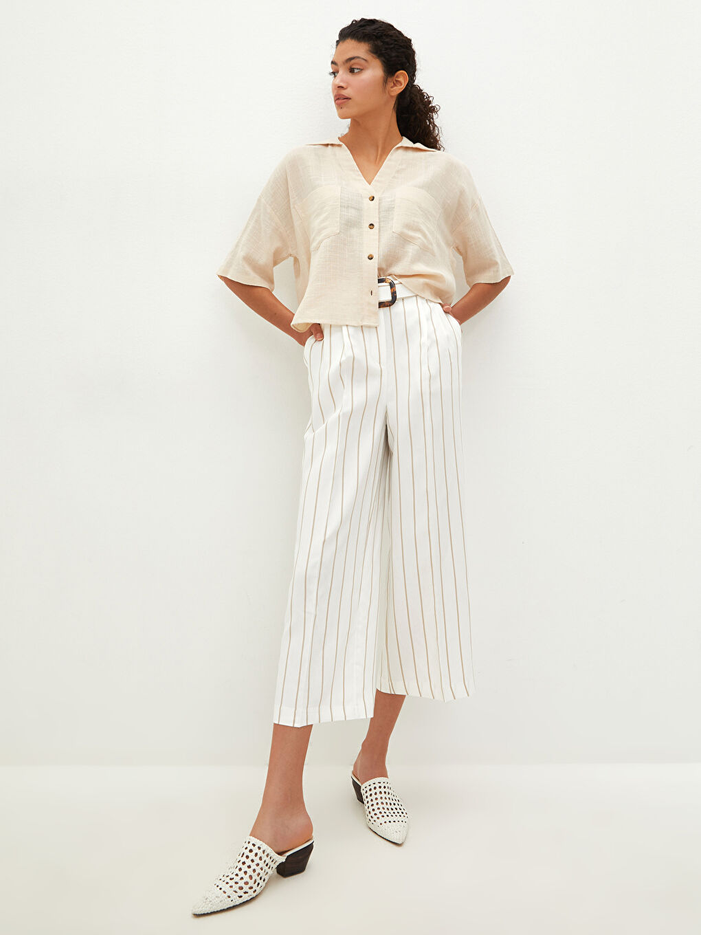 Pocket Detailed Front Buttoned Short Sleeve Women's Shirt-2