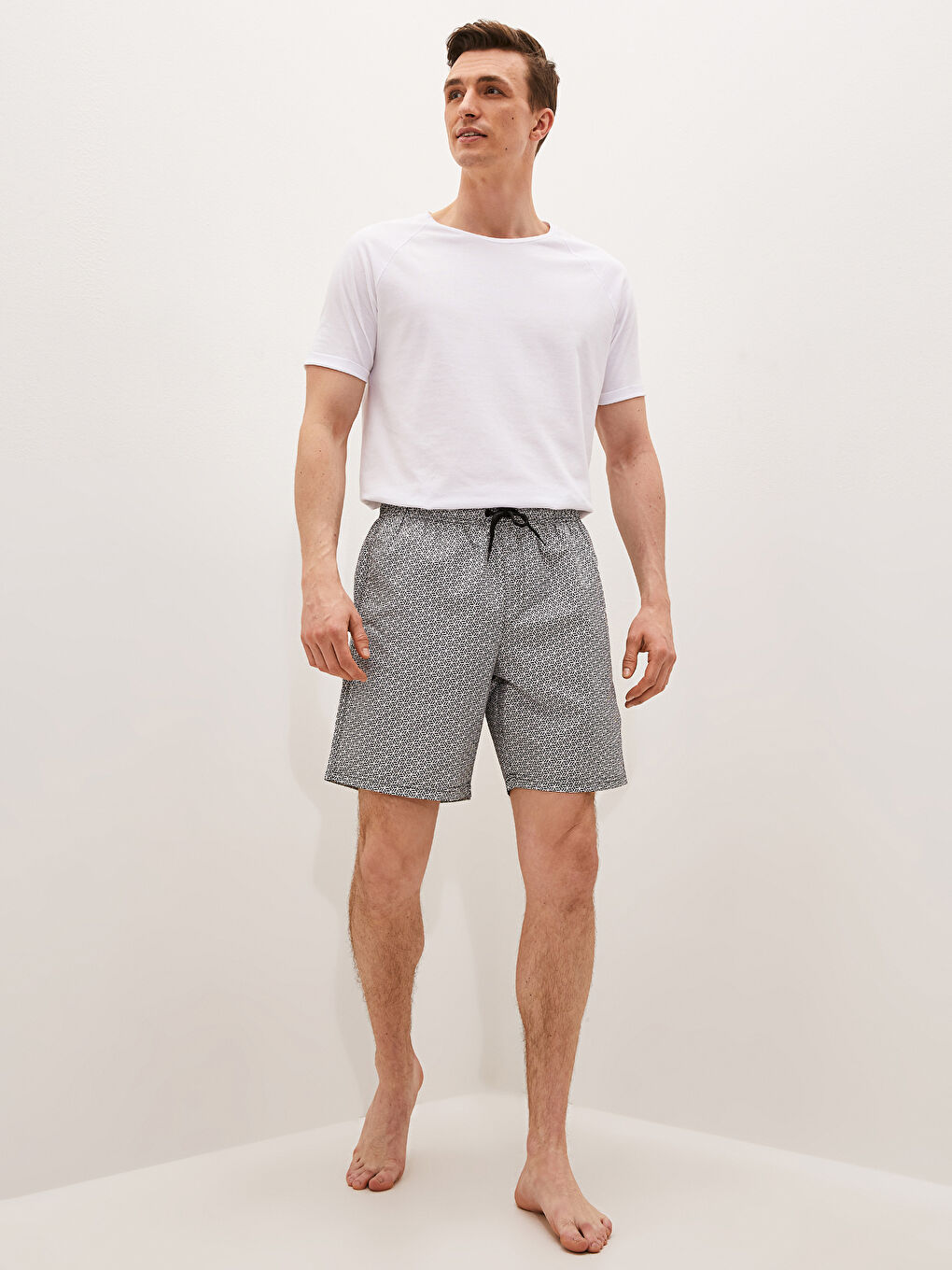 Lacivert Diz Hizası Boy Desenli Erkek Deniz Şortu