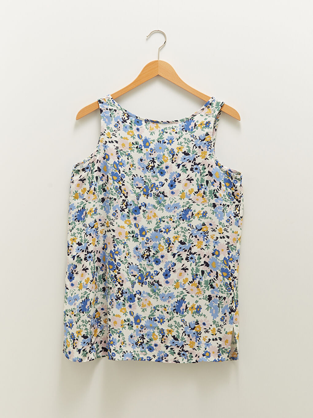 Mavi V Yaka Çiçekli Viskon Kadın Bluz-7