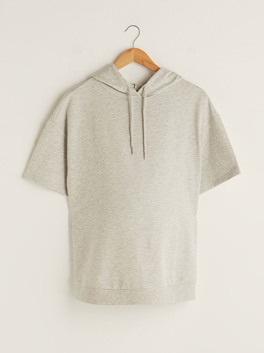 LCWAIKIKI Maternity Gri Kapüşon Yaka Düz Kısa Kollu Hamile Sweatshirt - 4