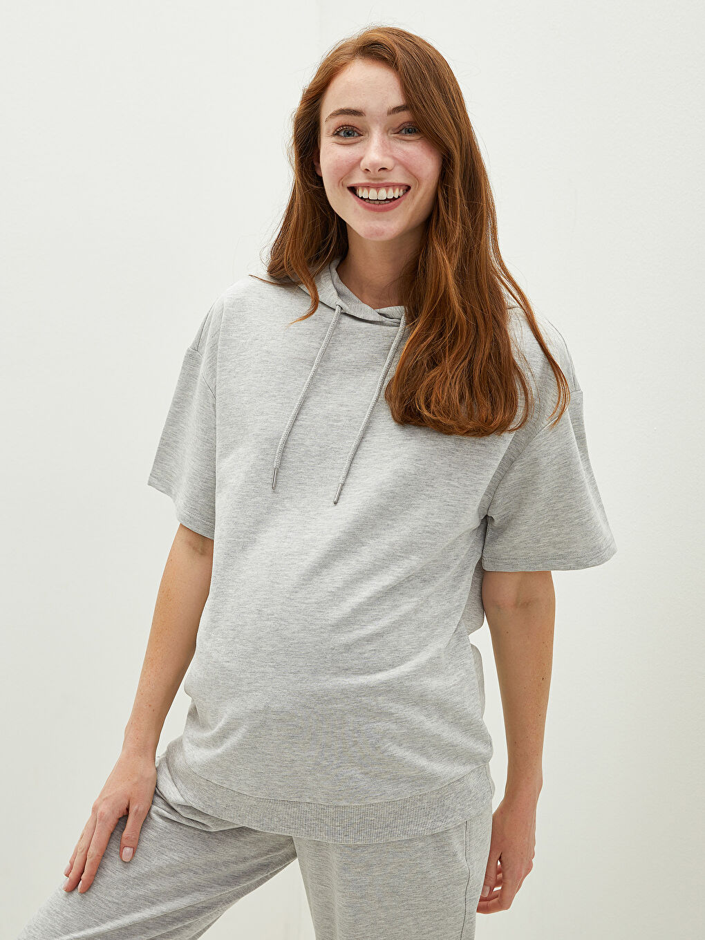 LCWAIKIKI Maternity Gri Kapüşon Yaka Düz Kısa Kollu Hamile Sweatshirt