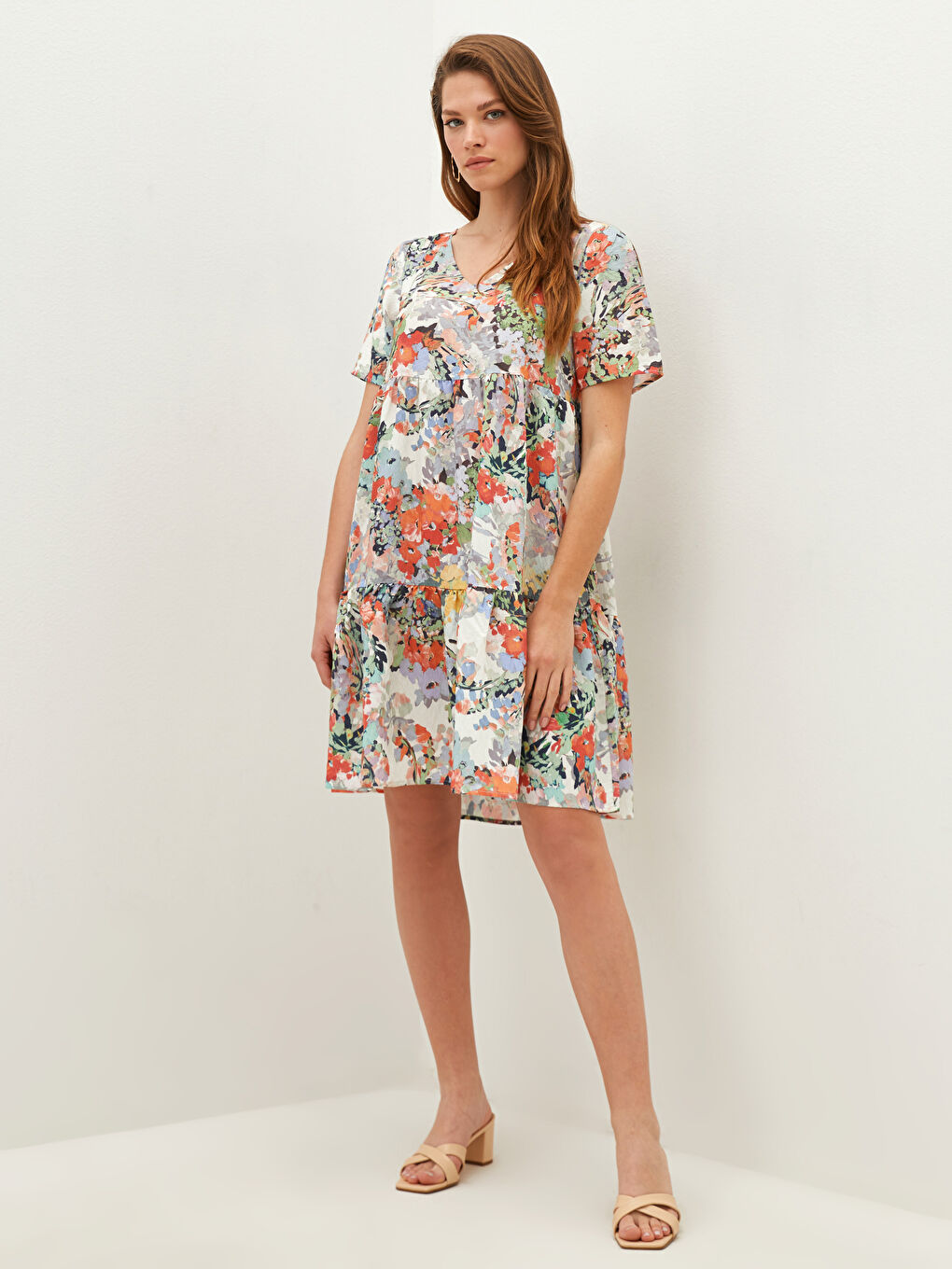 Karışık V Yaka Desenli Kısa Kollu Krep Kumaş Kadın Elbise-6