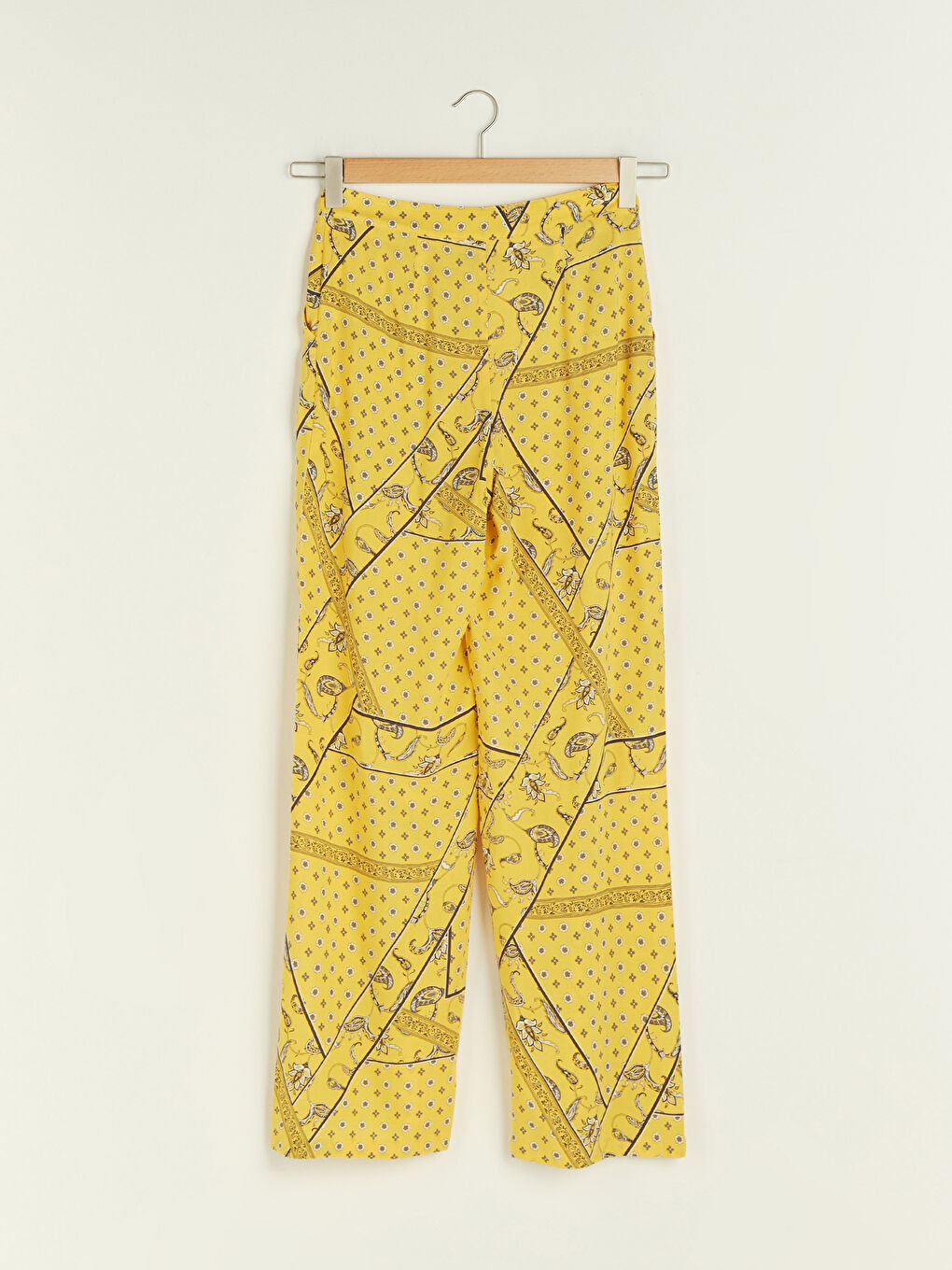 Sarı Baskılı Cep Detaylı Bol Paça Viskon Kadın Pantolon-5