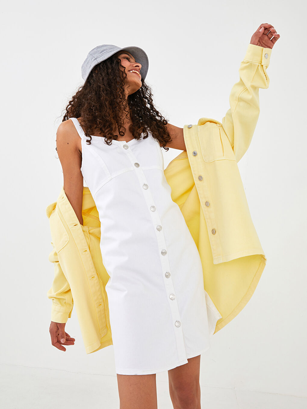 Ženska Teksas Haljina Ravnog Kroja sa V-Izrezom i Kaiševima od Konopca