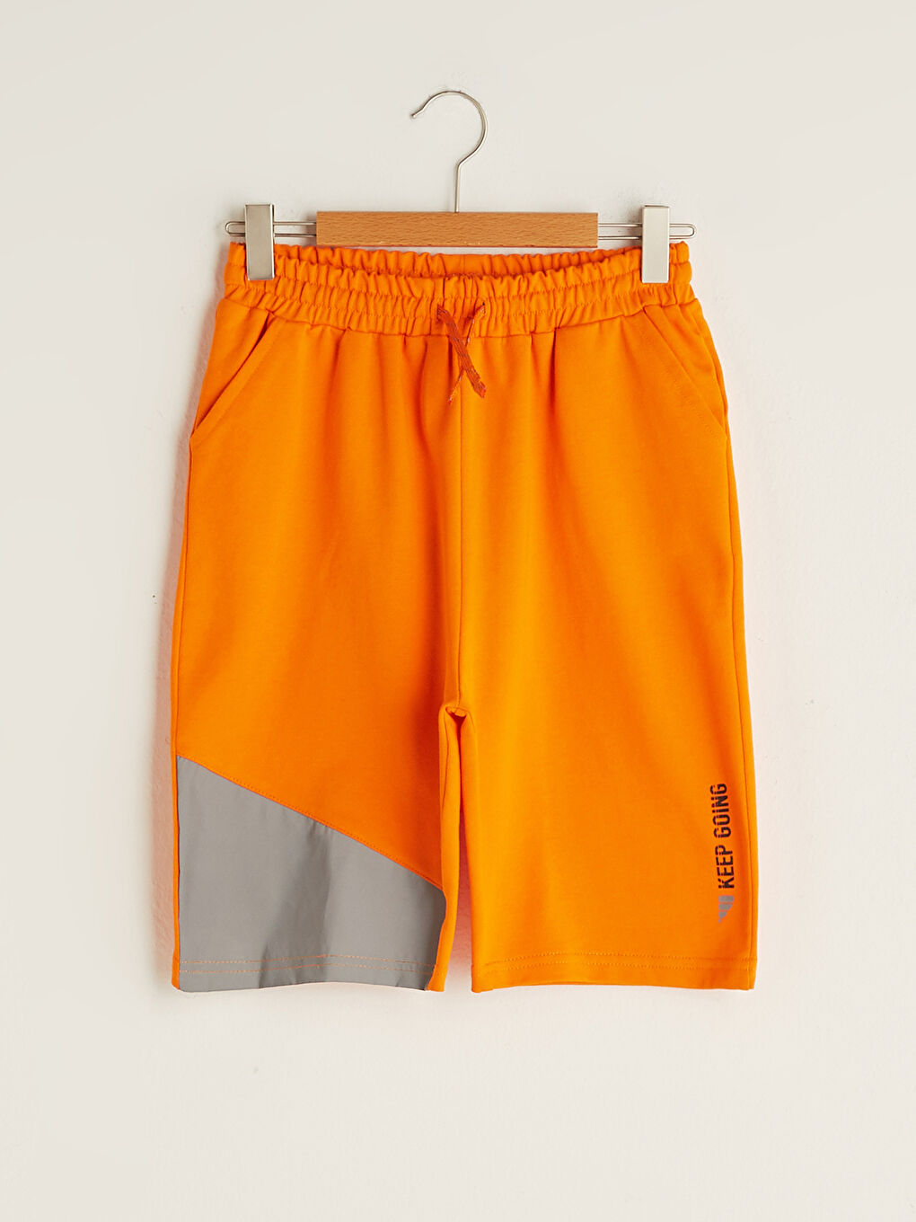 Turuncu Beli Lastikli Reflektörlü Baskılı Erkek Çocuk Şort
