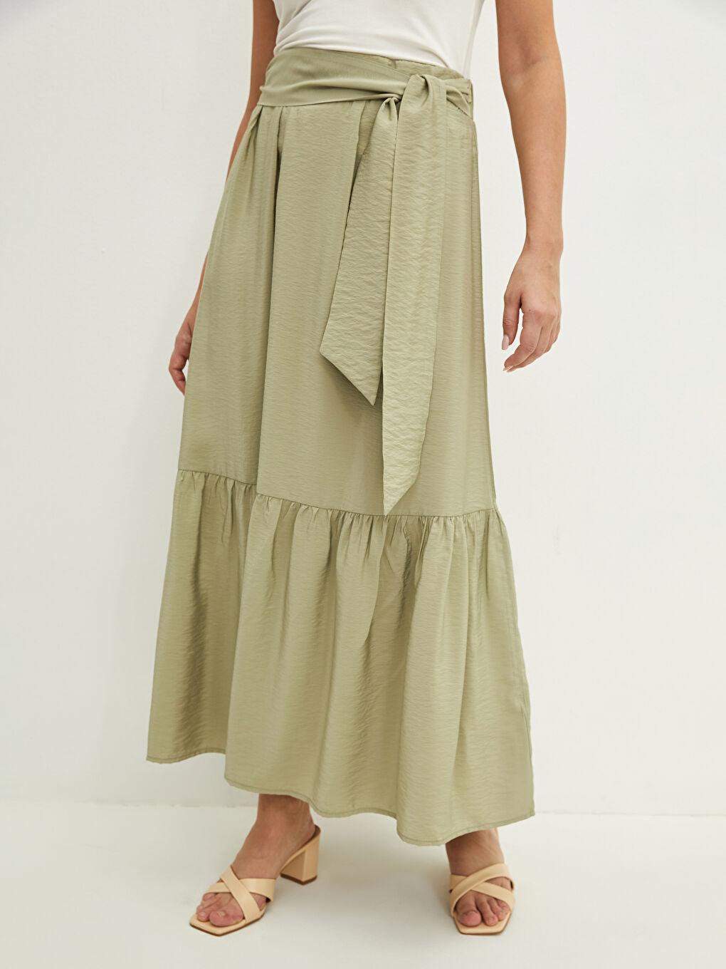 Yeşil Beli Lastikli Düz Kuşak Detaylı Armürlü Kadın Etek-3