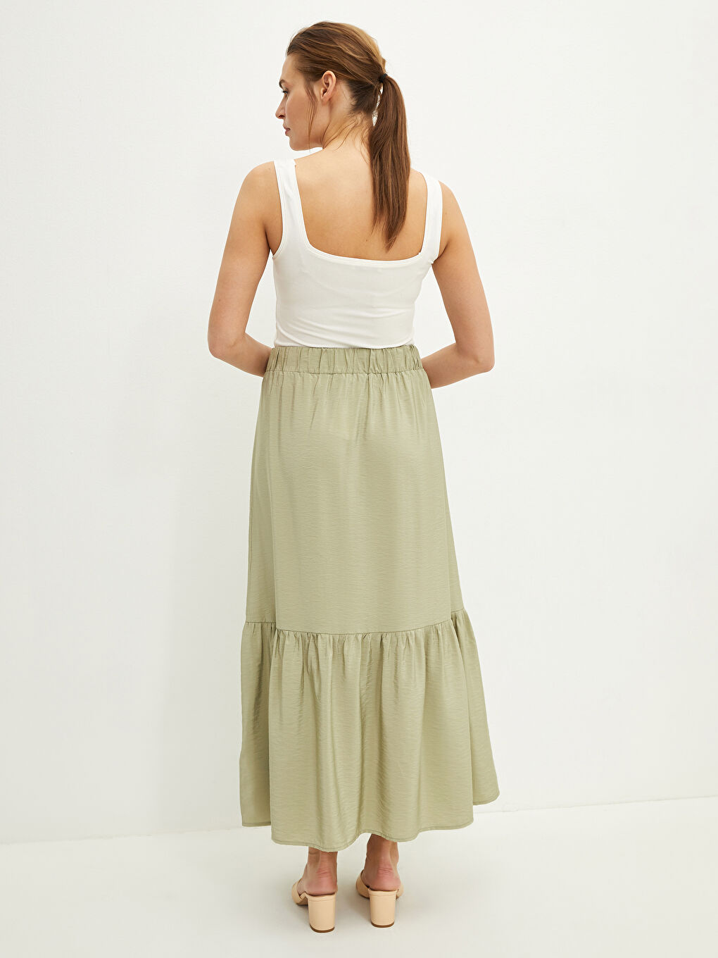 Yeşil Beli Lastikli Düz Kuşak Detaylı Armürlü Kadın Etek-4