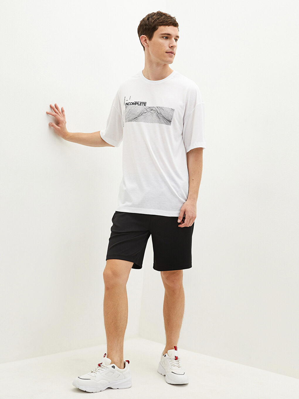 Beyaz Bisiklet Yaka Kısa Kollu Baskılı Penye Erkek Tişört-2