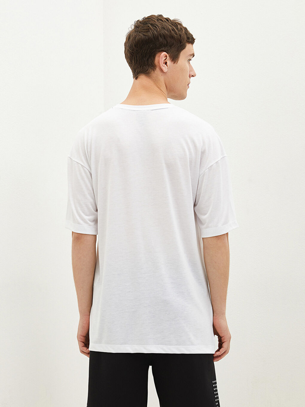 Beyaz Bisiklet Yaka Kısa Kollu Baskılı Penye Erkek Tişört-3