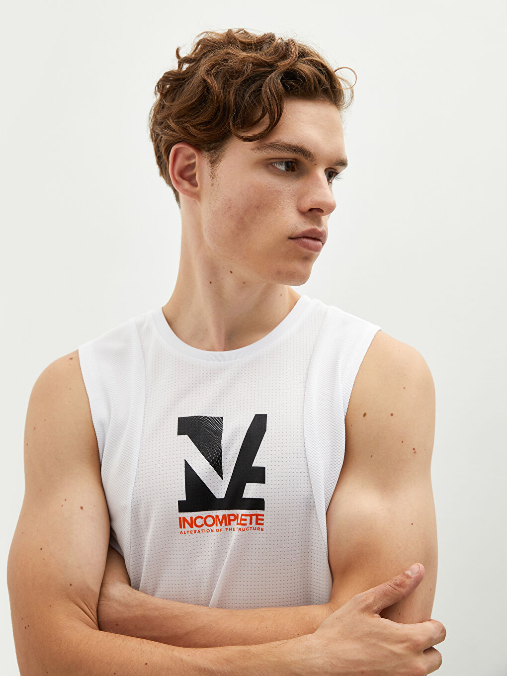 Beyaz Bisiklet Yaka Baskılı Erkek Kolsuz Tişört-3