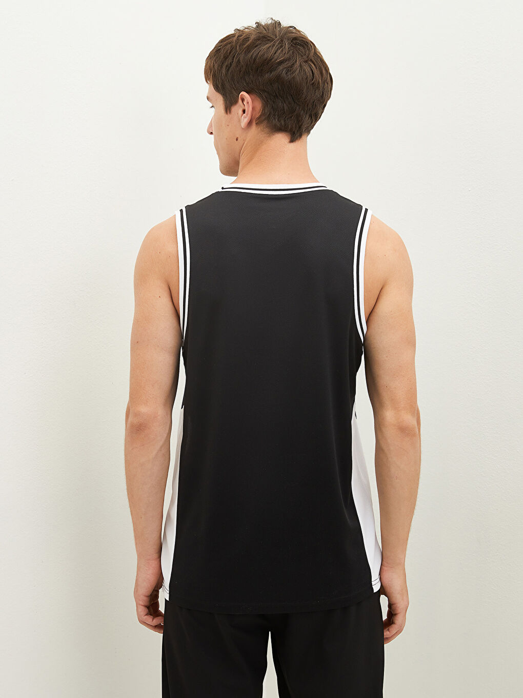 Siyah Bisiklet Yaka Baskılı Erkek Kolsuz Tişört-5