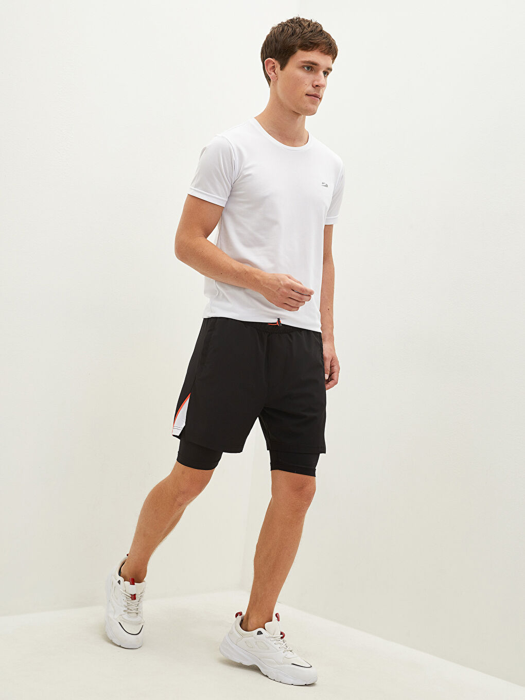 Siyah Standart Kalıp Aktif Spor Erkek Taytlı Şort-1