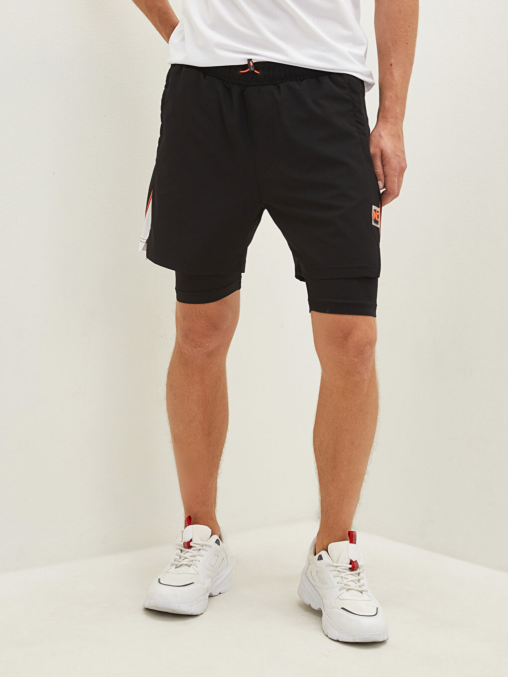 Siyah Standart Kalıp Aktif Spor Erkek Taytlı Şort-3