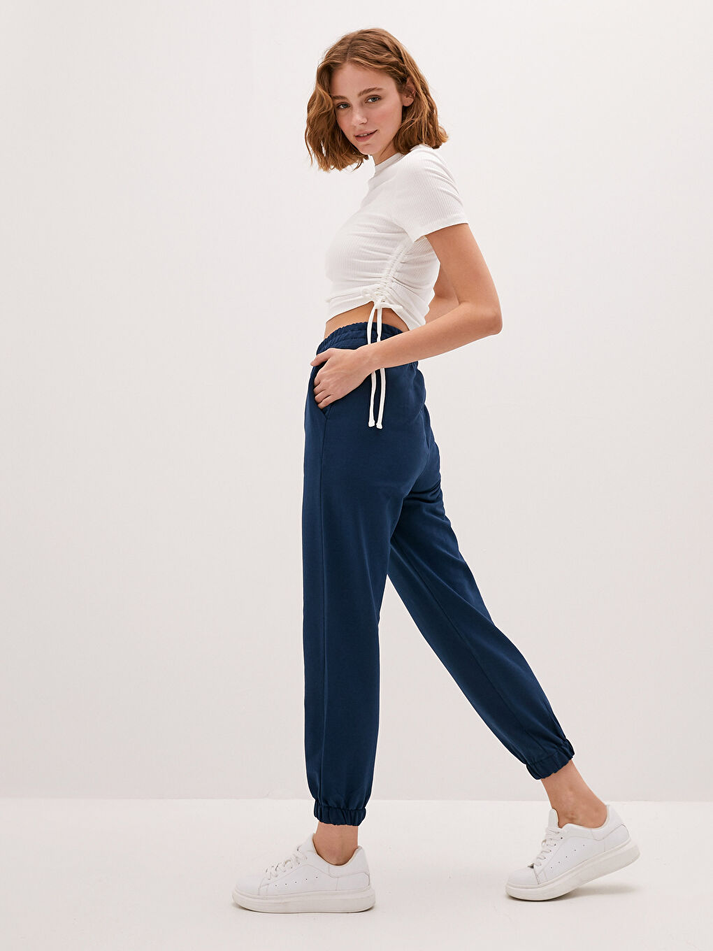 Elastic Waist Regular Pocket Detailed Women's Sweatpants-1