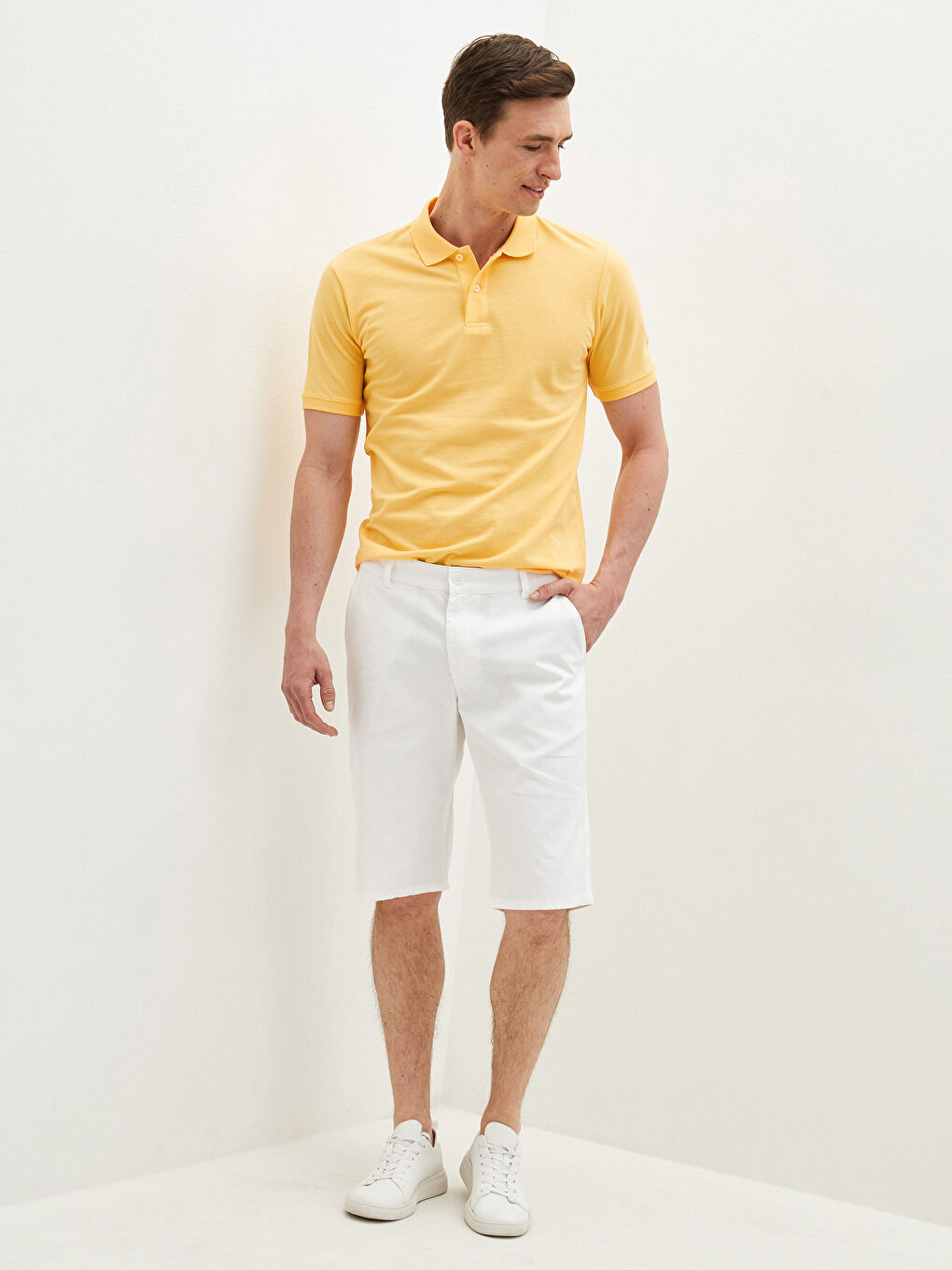 Beyaz Standart Kalıp Gabardin Erkek Şort-2