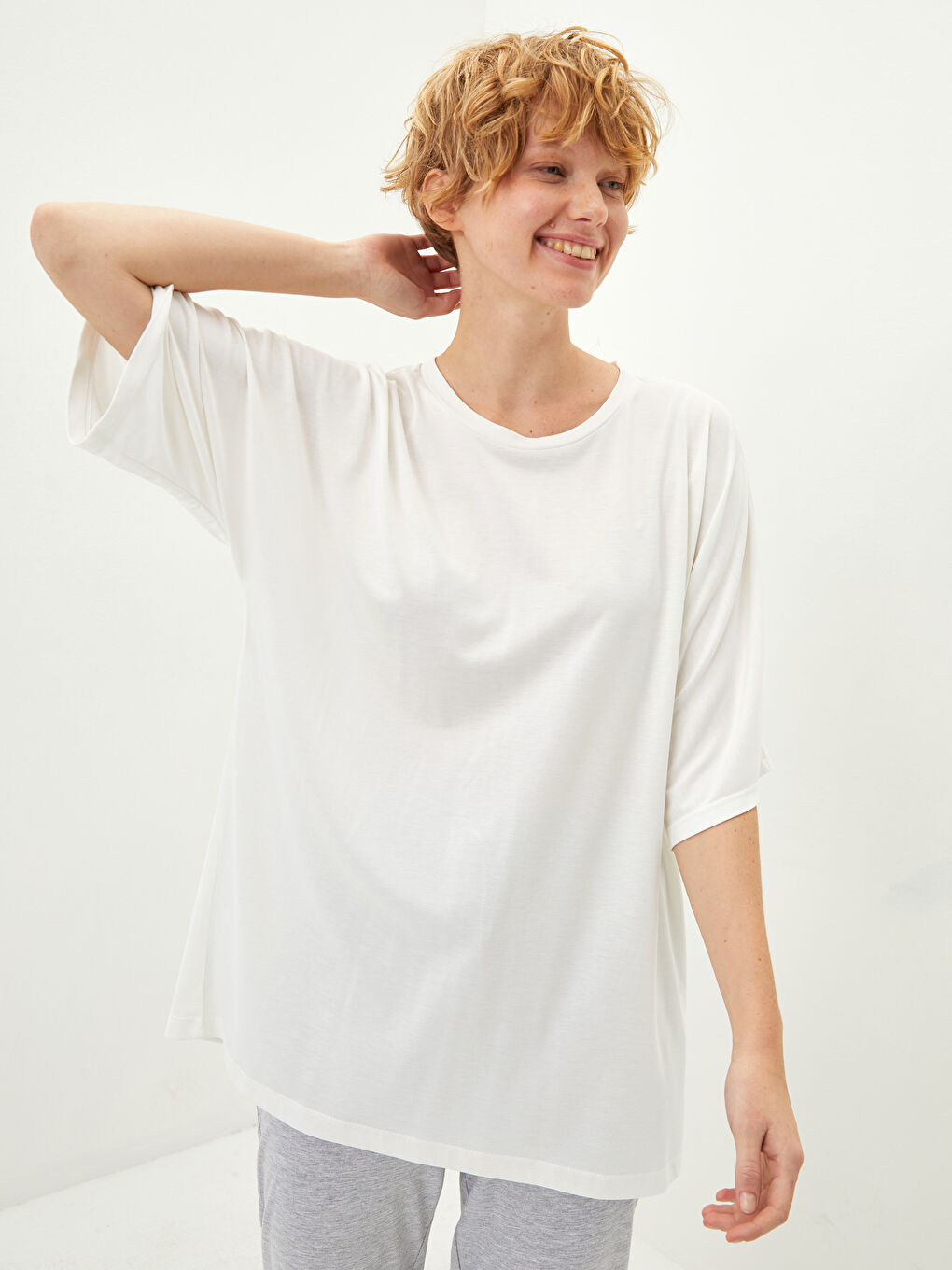 Ekru Bisiklet Yaka Düz Kısa Kollu Kadın Pijama Üst