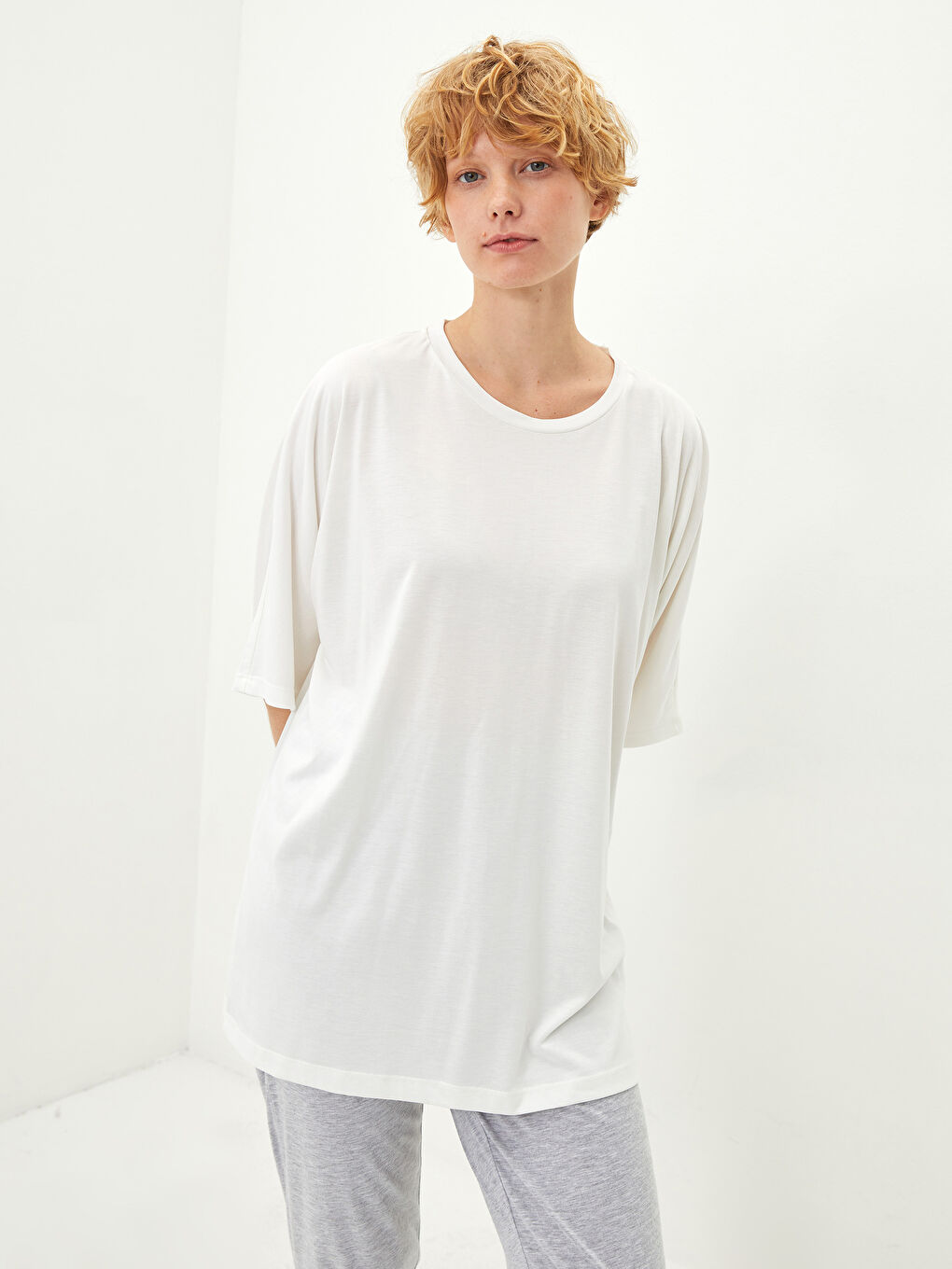 Ekru Bisiklet Yaka Düz Kısa Kollu Kadın Pijama Üst-1