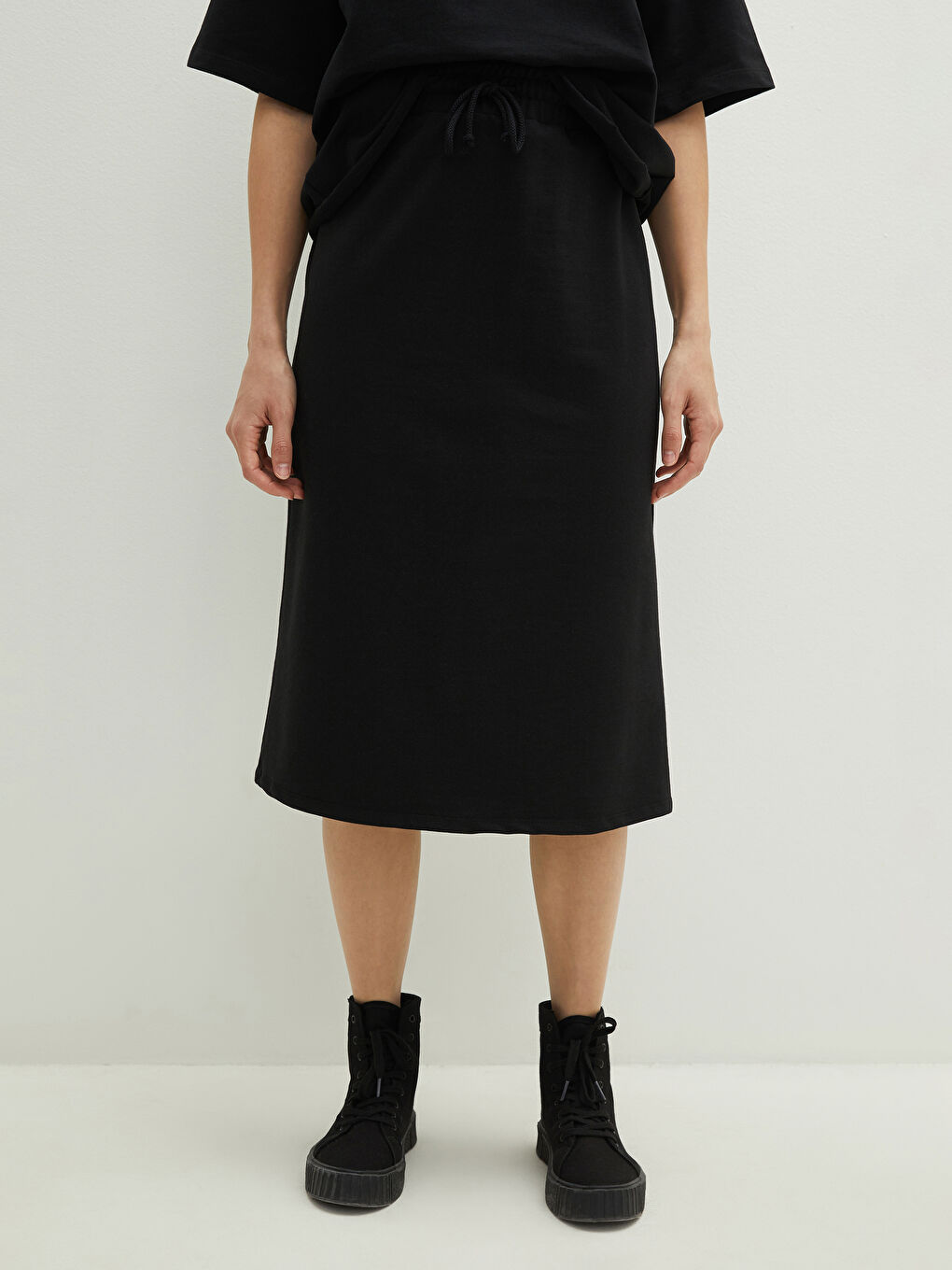 Siyah Beli Lastikli Slim Fit Kadın Kalem Etek-2