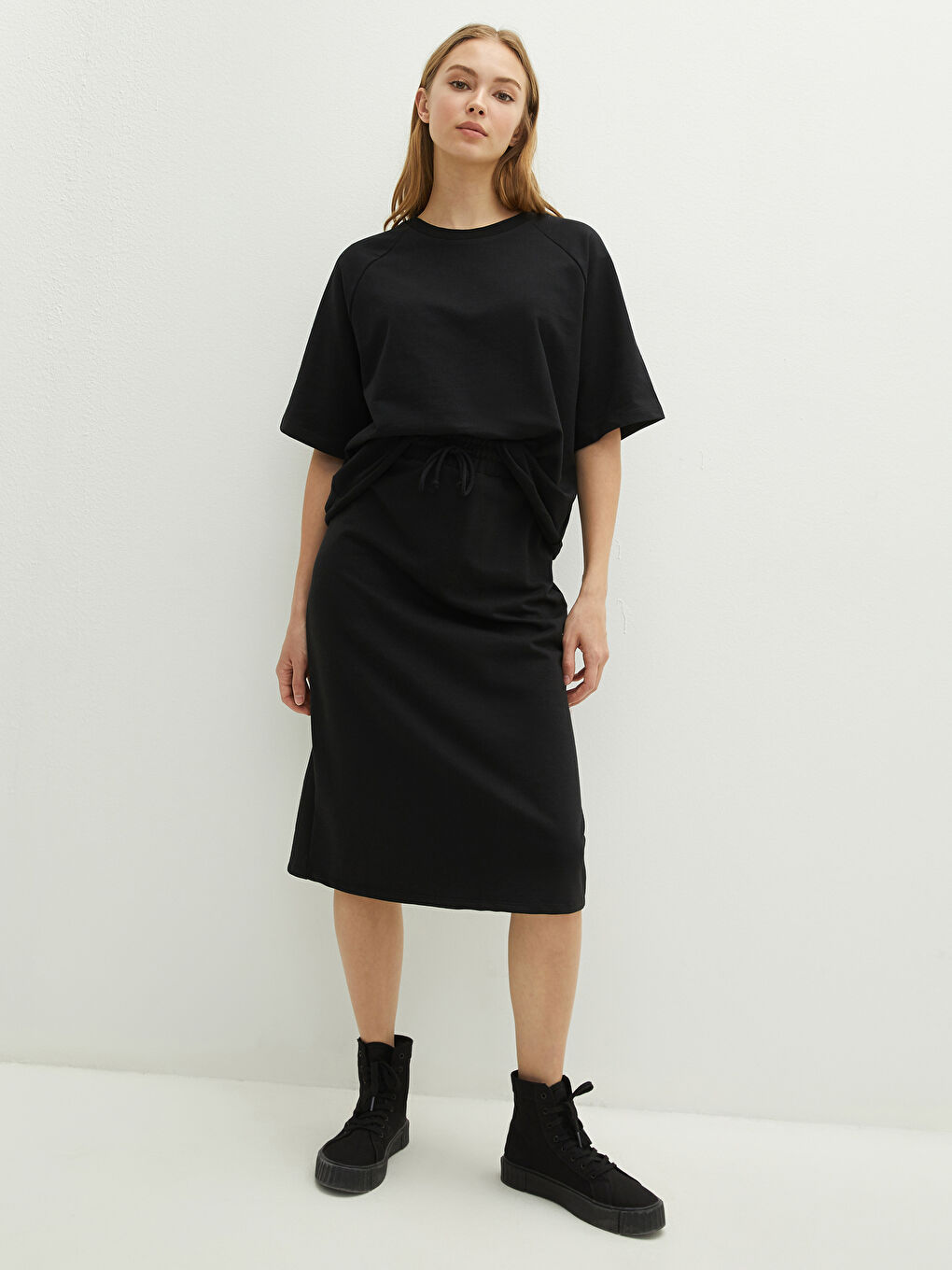 Siyah Beli Lastikli Slim Fit Kadın Kalem Etek-4