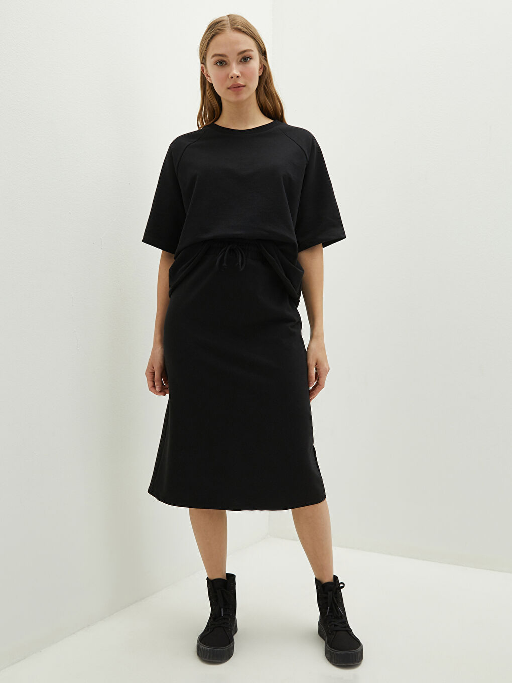 Siyah Beli Lastikli Slim Fit Kadın Kalem Etek