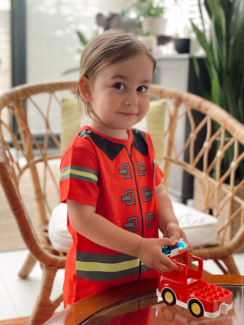 طقم أطفال أولادي قطن مطبوع بأكمام قصيرة ورقبة دائرية زي رجل الإطفاء مع قبعة-3