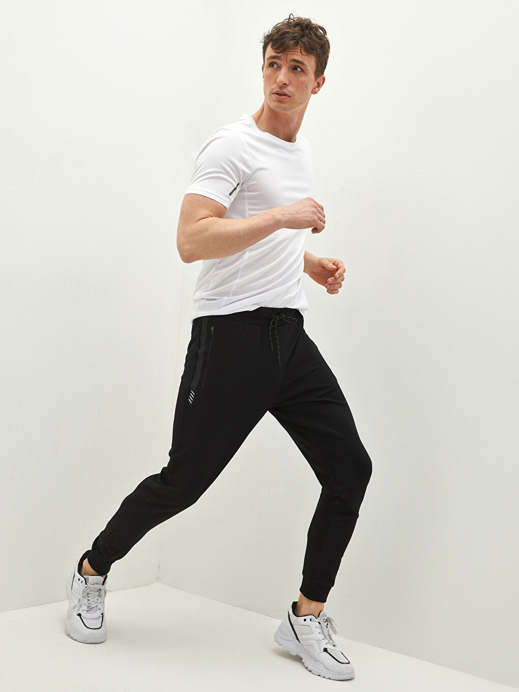 Siyah Standart Kalıp Erkek Jogger Eşofman Altı