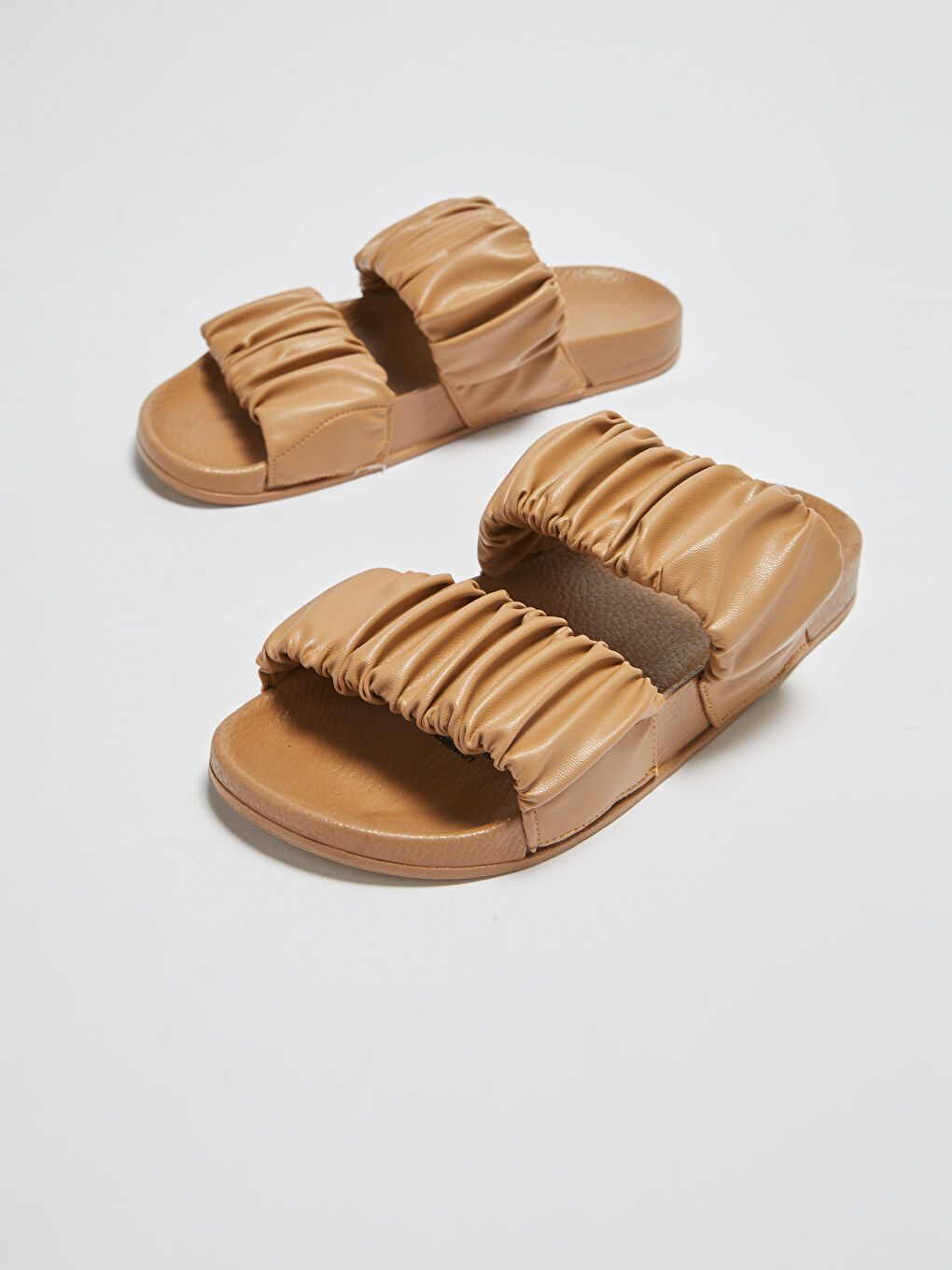 Kahverengi Deri Görünümlü Çift Bantlı Kadın Terlik-5