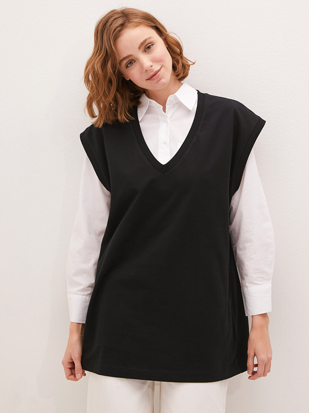 Siyah V Yaka Düz Oversize Kadın Süveter-4