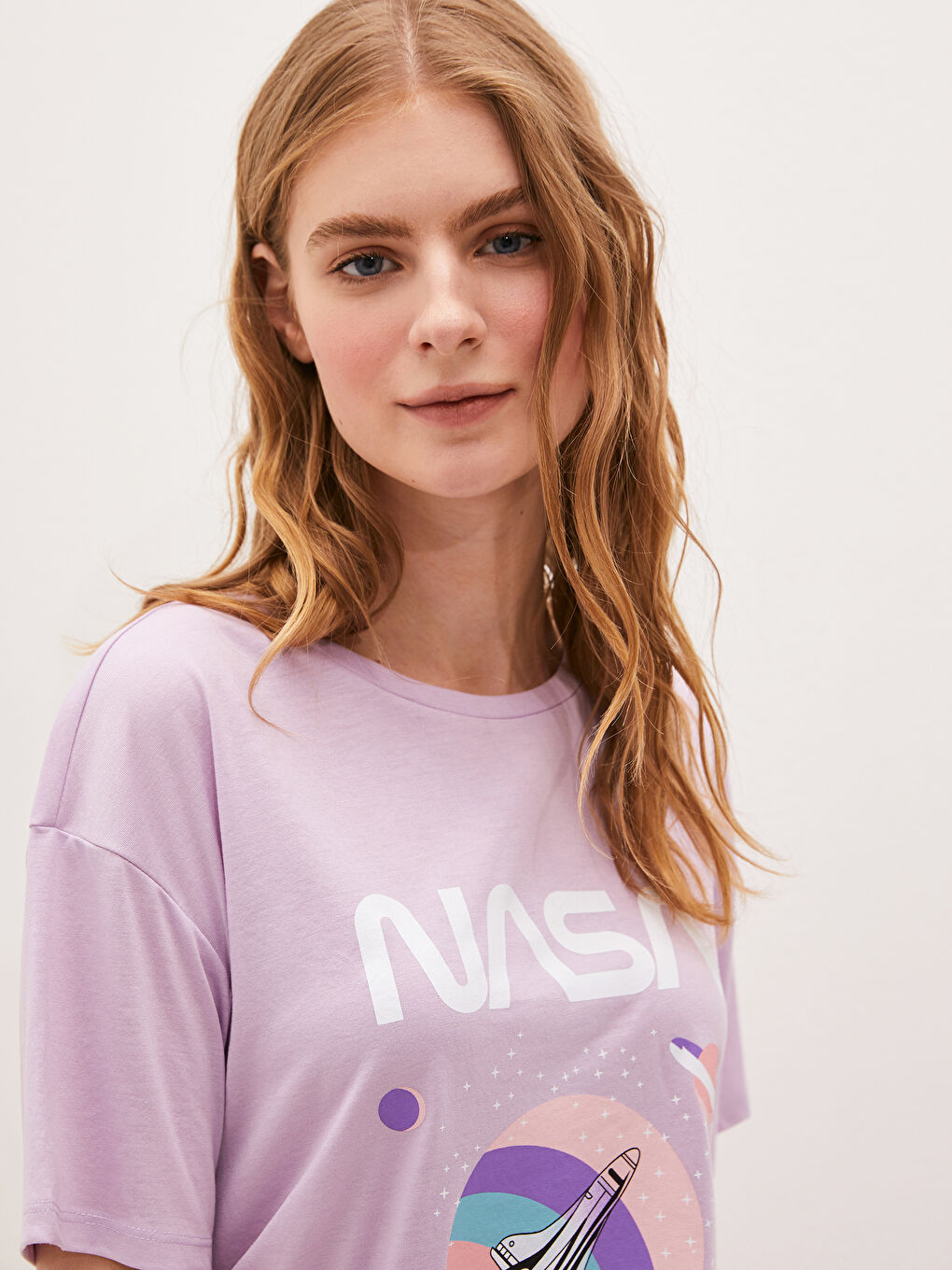 LCW Vision Crew Neck Nasa Printed Short Sleeve Women's T-Shirt -S1JH09Z8-KYB