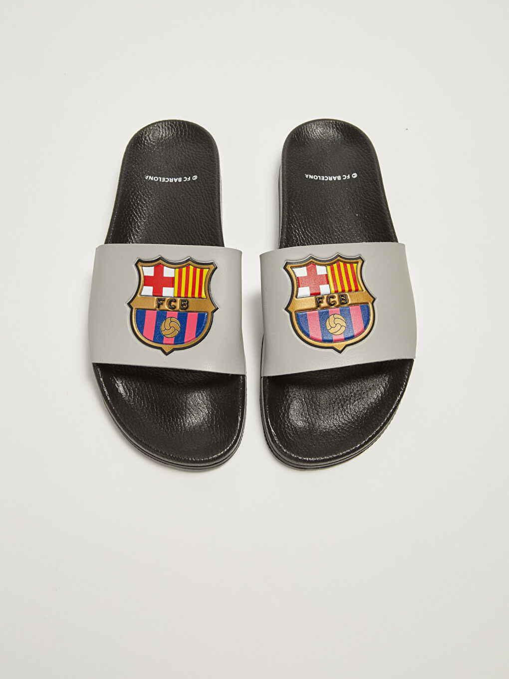 Gri FC Barcelona Lisanslı Tek Bantlı Erkek Terlik-2