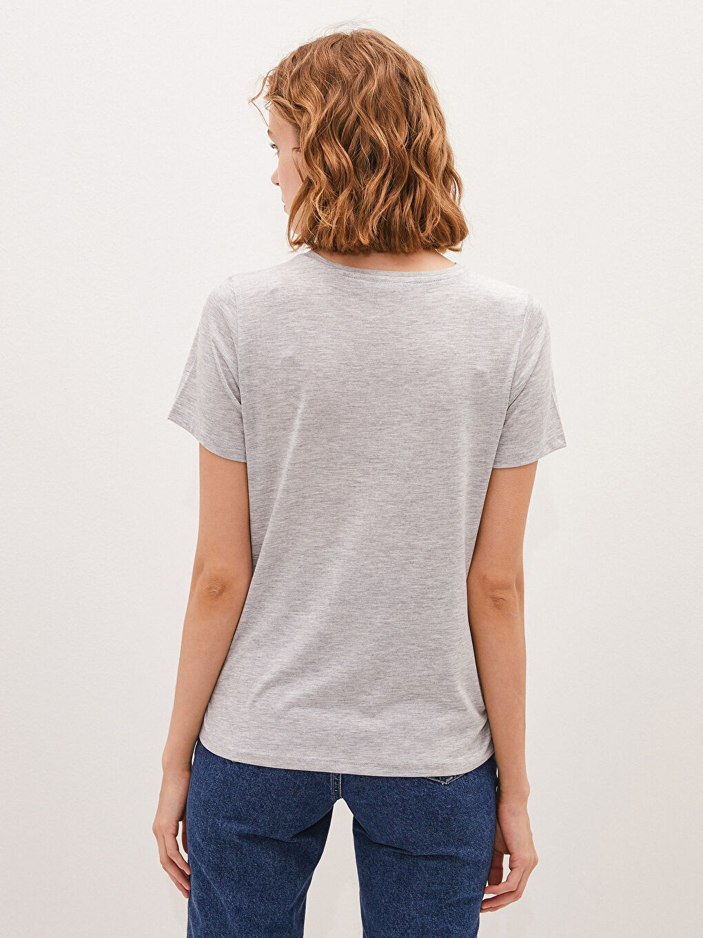 Gri Bisiklet Yaka Düz Kısa Kollu Kadın Tişört-3